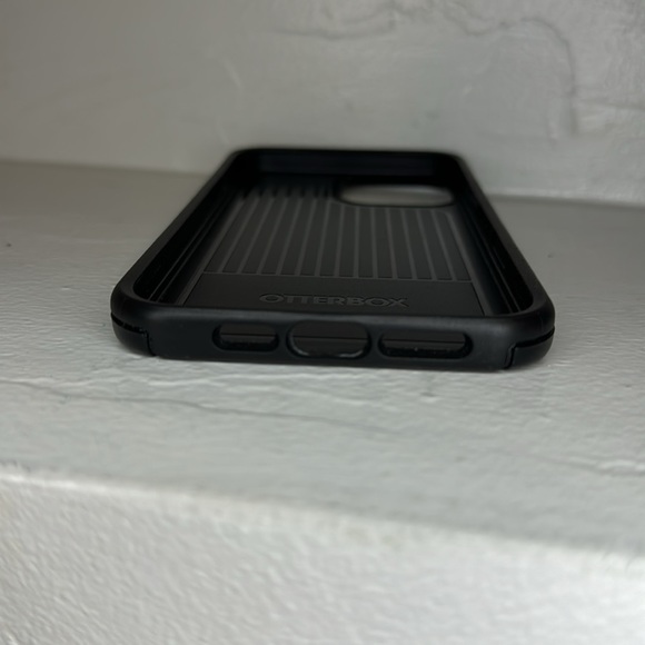 Otterbox OB Symmetry black IPhone 13 Pro Max case - Picture 7 of 9